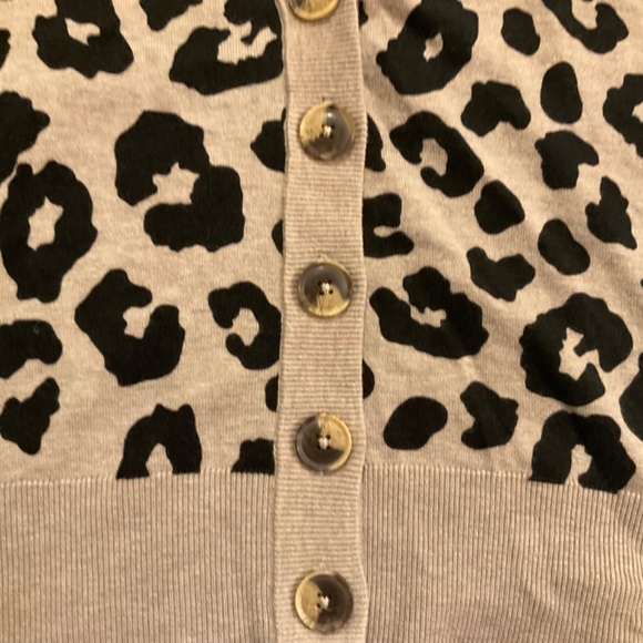 Lightweight Animal print black and tan cardigan with button closure - Picture 9 of 11